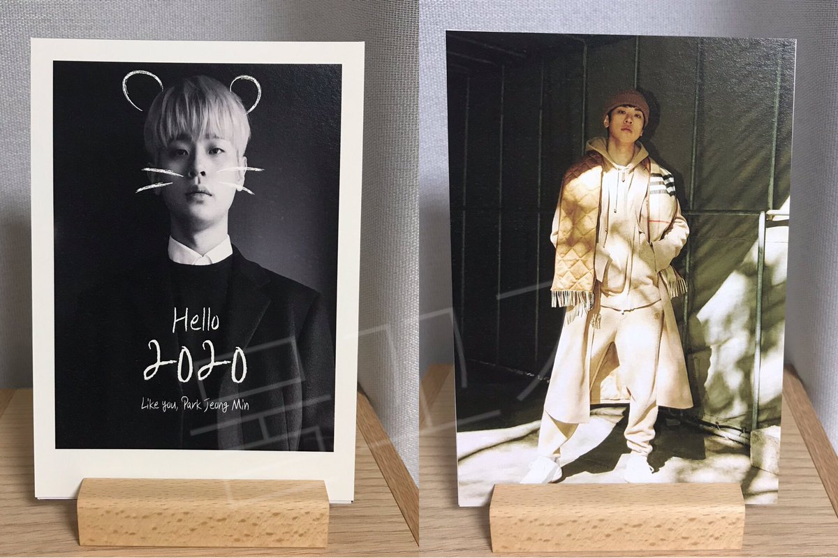 1ab2c3def's tweet photo. 알티이벵~ 배우님 달력 만들었는데 인쇄를 몇 장 더 해서 나눔합니다~ 배우님 화보컷이고 뒷면에 달력 있어요~ 판단미스로 받침대에 10장만 꽂힙니다ㅠ 감안해주세요~ 박정민 배우님 팬 한정🙆🏻‍♀️  명절 지나고 뽑을게요~ #박정민 #박정민배우님 #박정민달력 https://t.co/nvWJY10yPR