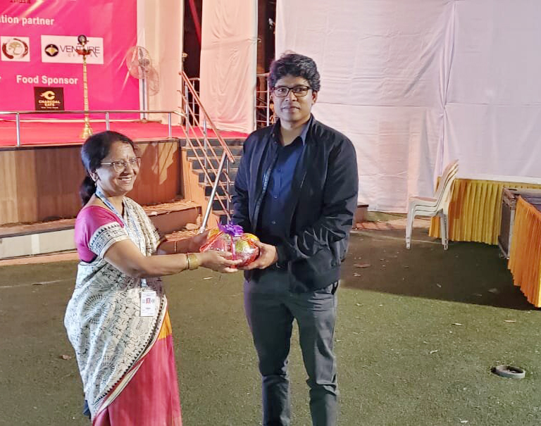 DestaGlobal's tweet photo. Over the weekend, our CEO, @sidchoudhary was invited as a keynote speaker @ E-Summit ICT organized by ICT, Mumbai. In his speech he shared his views with students &amp; faculty on how technology will empower the Agri-Ecosystem &amp; help bring much the needed ‘passion' back into farming https://t.co/HgNeTggz2x