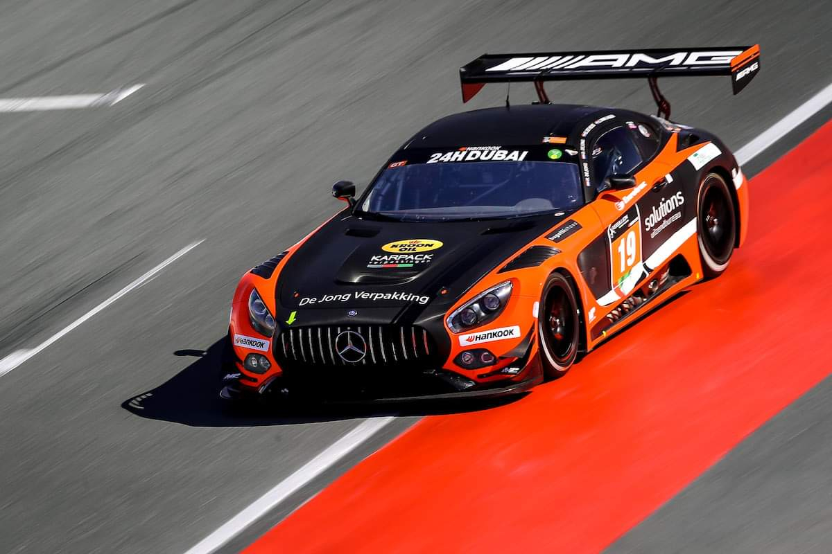 KroonOil's tweet photo. Our partner #MPMotorsport drove recently the #24hoursofDubai with this beautiful #MercedesAMG #GT3 livery! 🤩
#kroonoil #theexpertschoice #24hdubai https://t.co/zw3caRrFsj