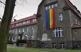woodcraftfolk's tweet photo. #QueerEaster seminars, exploring sexuality, gender and activism, have been going for 20 years! Are you a #DF, or under 30? Apply now to be part of this year's event in Germany. Email international@woodcraft.org.uk or visit https://t.co/JgXVSimTIS for more info https://t.co/3XDUe1vE7e