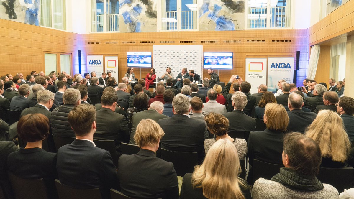 ANGA_Verband's tweet photo. Mit 250 Teilnehmer fand gestern das #ANGA-#Symposium "Digital² - TV der Zukunft" in Berlin statt. Dabei ging es um den #Wettbewerb im #Streamingmarkt, möglichen Überarbeitungen des bestehenden #Urheberrechts sowie der Frage, ob #HDTV das neue #SDTV ist. Danke auch an @tvplattform https://t.co/IrKhKFcZbJ