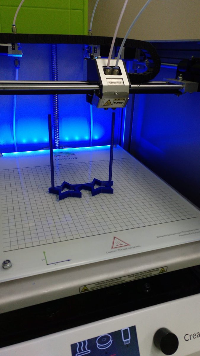 sanpedroarcos's tweet photo. #tinkercad #impresion3D #programacion #diseño @OviedoEmprende @VivariumOVD #diseñoalumnos https://t.co/pLQuUplDEc