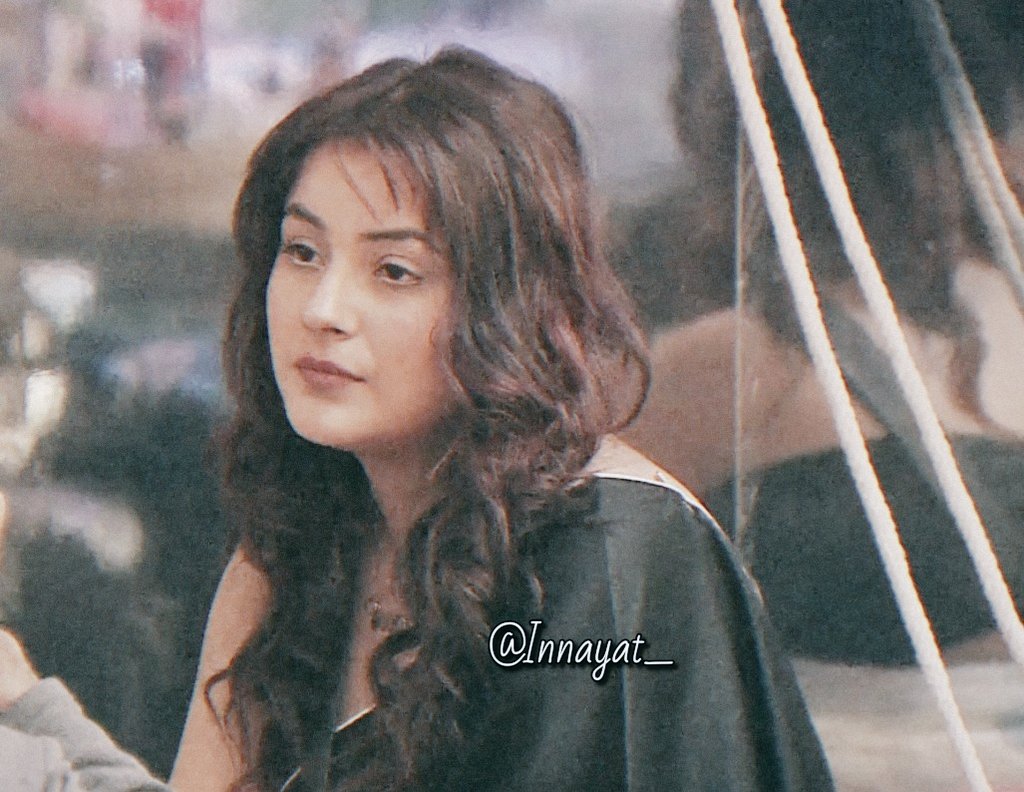innayat_'s tweet photo. aisa dekha nahi khubsoorat koi ✨

#StayStrongShehnaaz 
#ShehnaazGill 
#Biggboss13 #BB13 https://t.co/JOXrVKaA4H