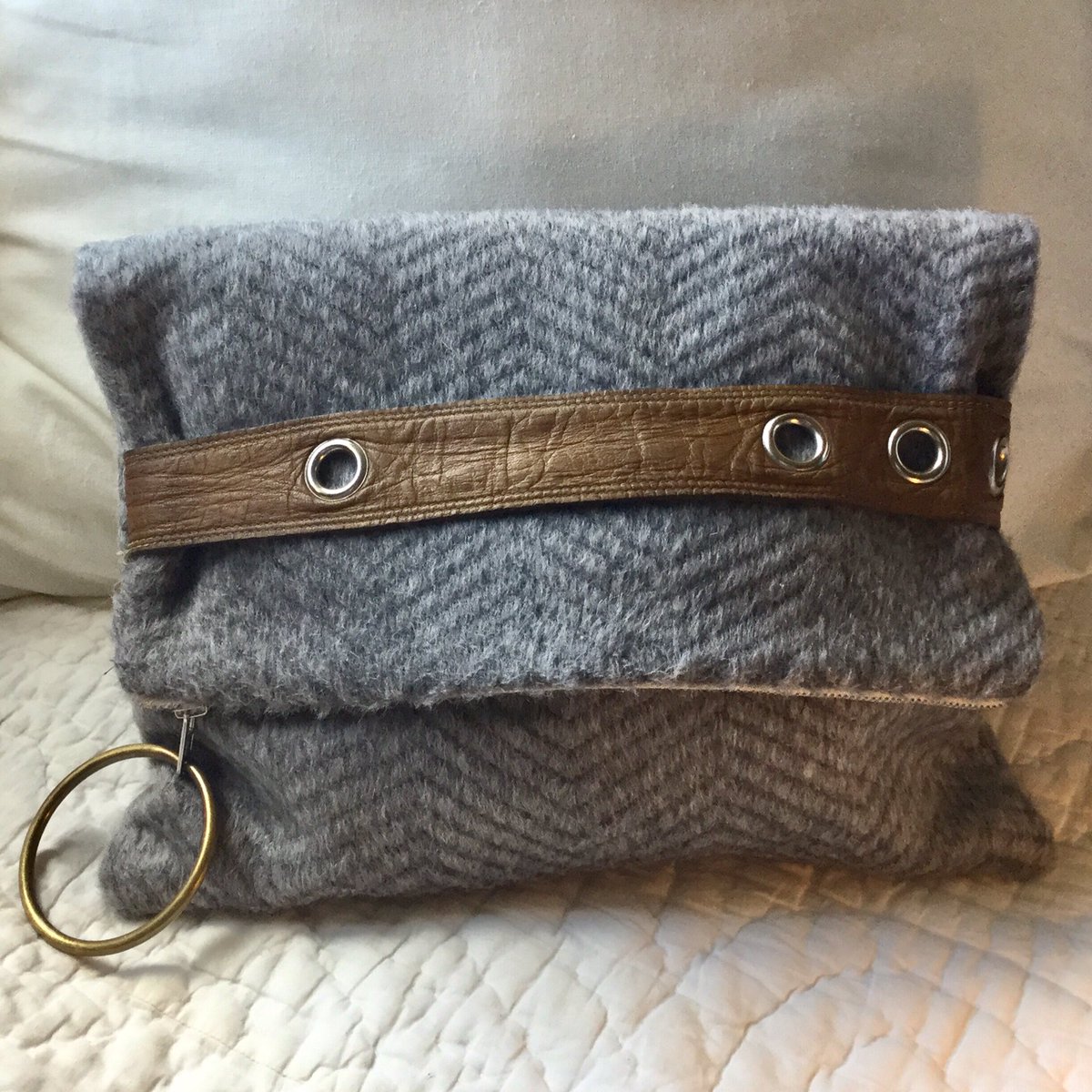 jo81_ret's tweet photo. @elevenseshour_ good morning everyone! Three clutch bags from my Etsy shop...2 in a gorgeous heavy mohair and one in a stingray effect leather #bagsandpurses #britishcrafthour #crafthour #crafturday #RTmeBB #onlinecraft https://t.co/ZebePbkAfB