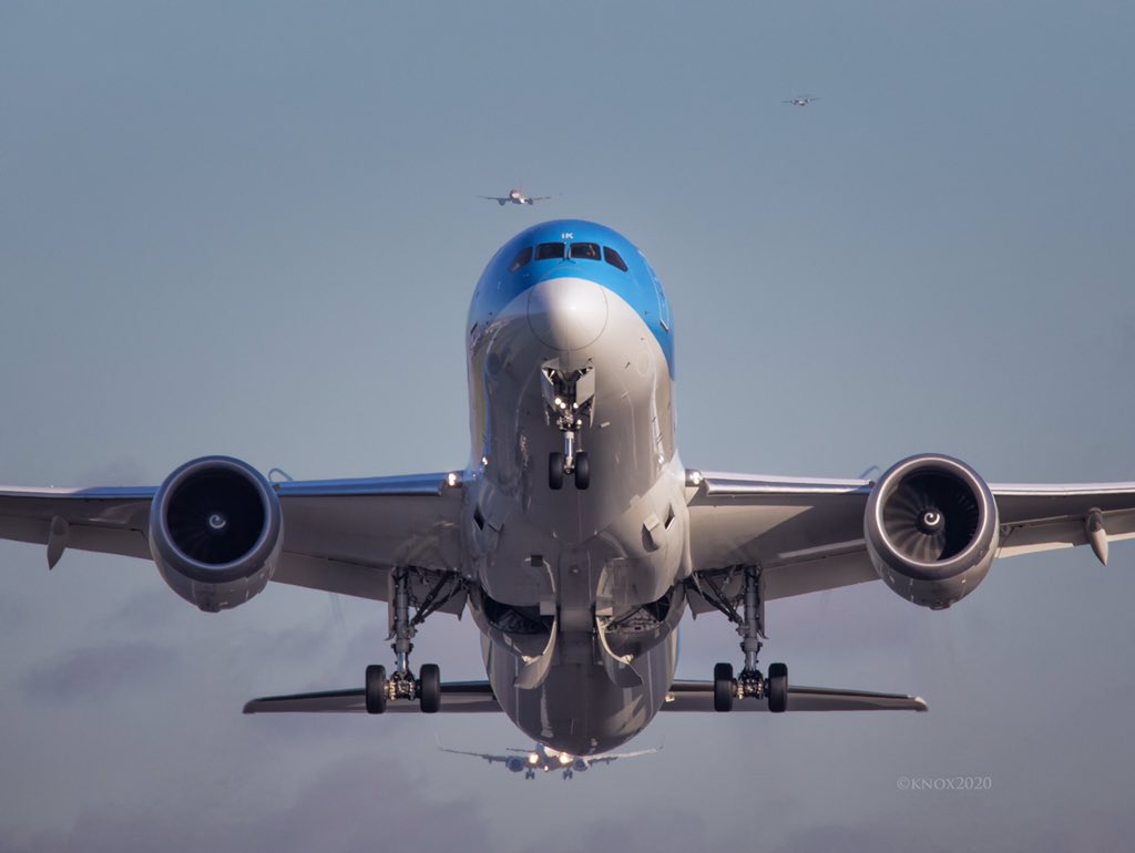 How many aircraft can you spot here?
Monday lunchtime at <a href="/manairport/">Manchester Airport</a>. (Where’s the sunshine gone now ?! 🙄) #avgeek #aviation