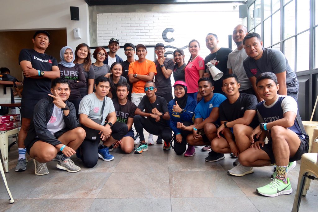 ikramwiese's tweet photo. #RunningConnect Surabaya
Di Jawa Timur tuh rame komunitas lari. Senin - Minggu ada jadwal lari, tinggal pilih mau lari sama yang mana 😂 https://t.co/gWEX8yzl9F