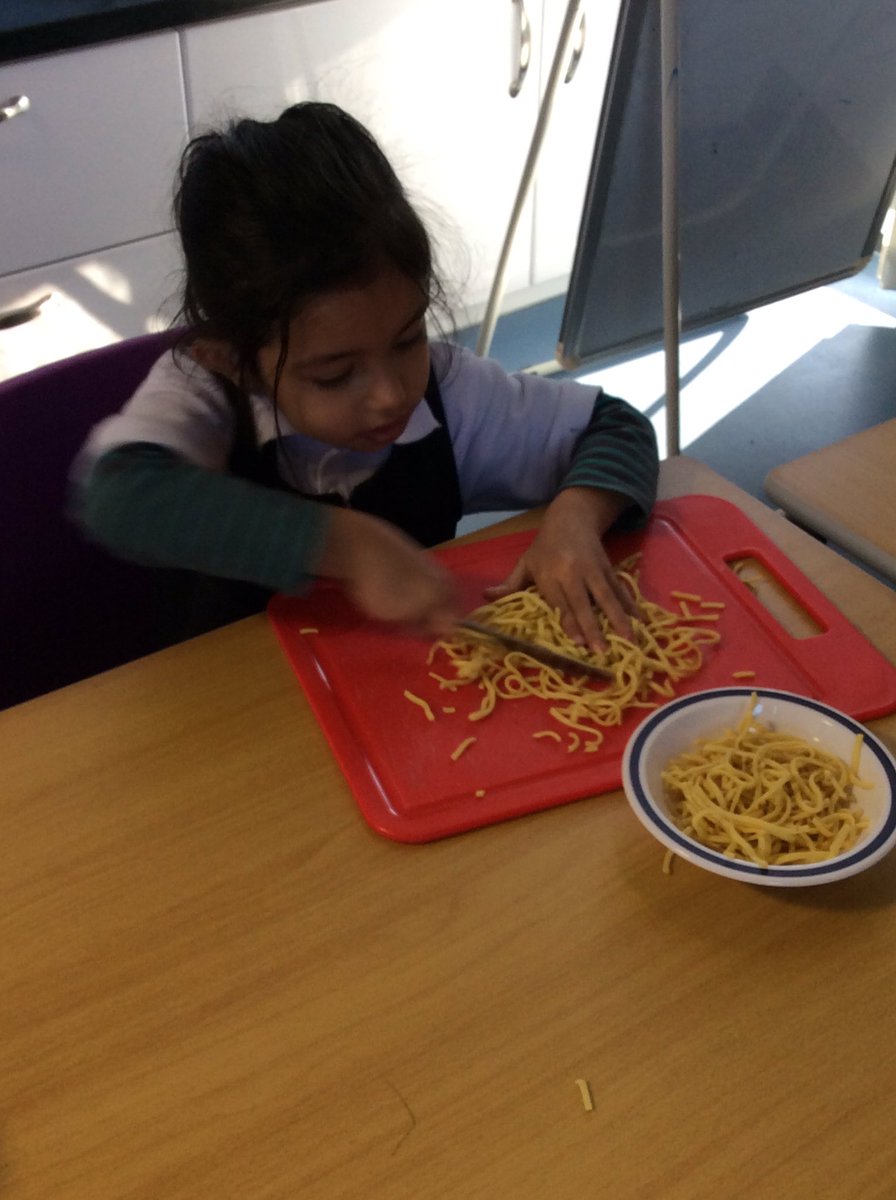 ClassNorthmoor's tweet photo. Ooooo what do you think nursery are cooking? https://t.co/CbSnIe7hWR