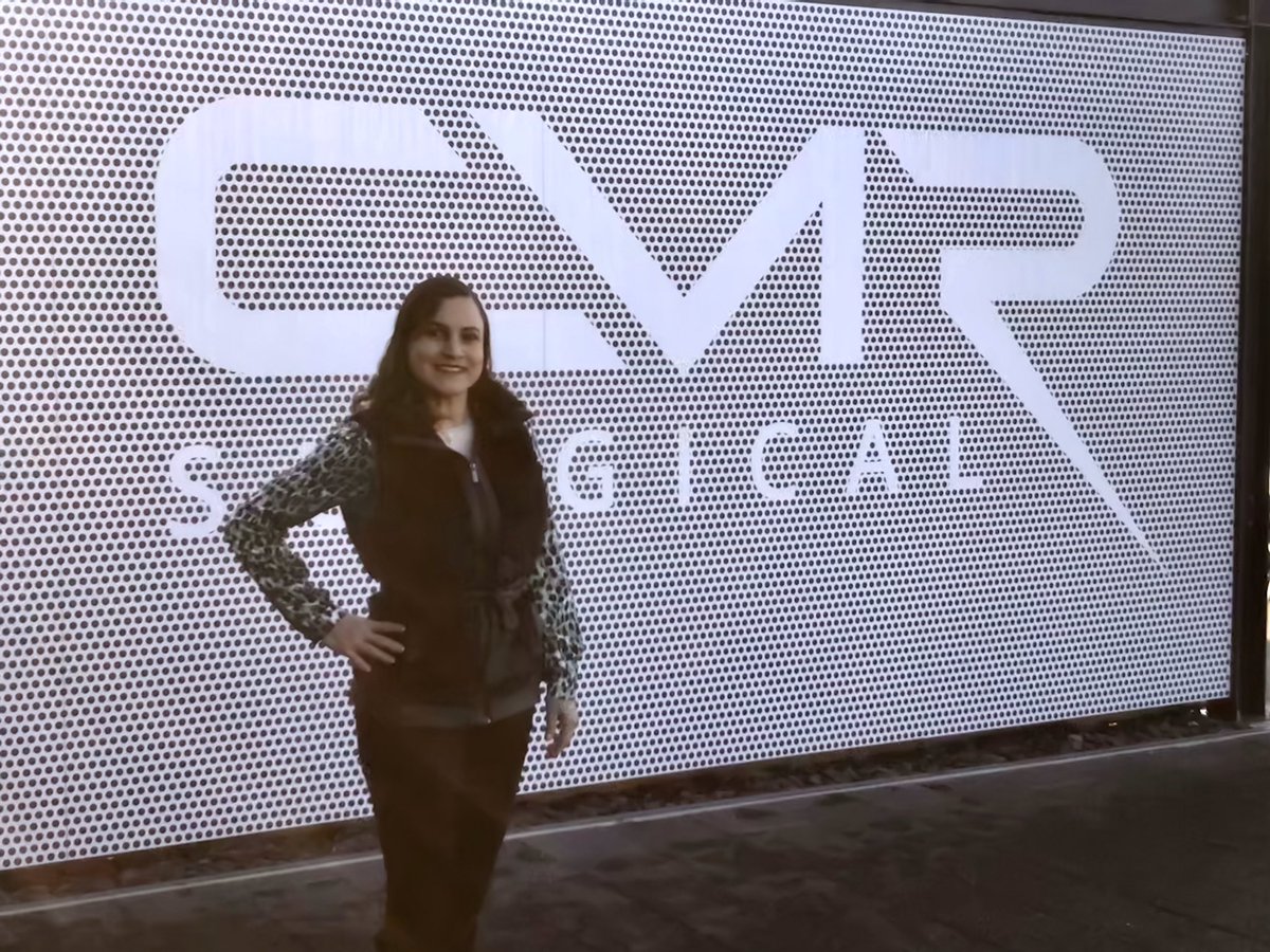dgabymp's tweet photo. CMR Surgical Company Headquarters
Versius Robotic System 🤩🤖 
Cambridge, UK 🇬🇧 

Thanks Ana, Steve, Steph, Colin and all at CMR Surgical Company for replied my request and for all your kind attention. 

#NewRoboticPlatforms #RoboticSurgery #NewTechnologies https://t.co/ParT3Wa7Sa