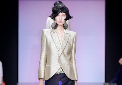 topfash_fr's tweet photo. Fashion > Défilé GIORGIO ARMANI PRIVE Haute Couture Printemps-été..https://t.co/2Va8SBj5QI #topfash https://t.co/RS2Azucyk0