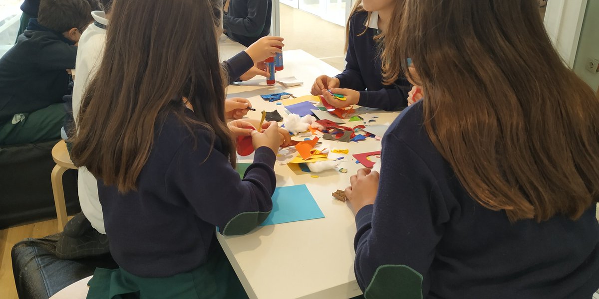 ainhoasangom's tweet photo. ¡Cómo lo pasamos repasando todo lo que hemos aprendido sobre los planetas y el universo! #littlebigkids @HBSTORREJON https://t.co/EtS38rd3rM