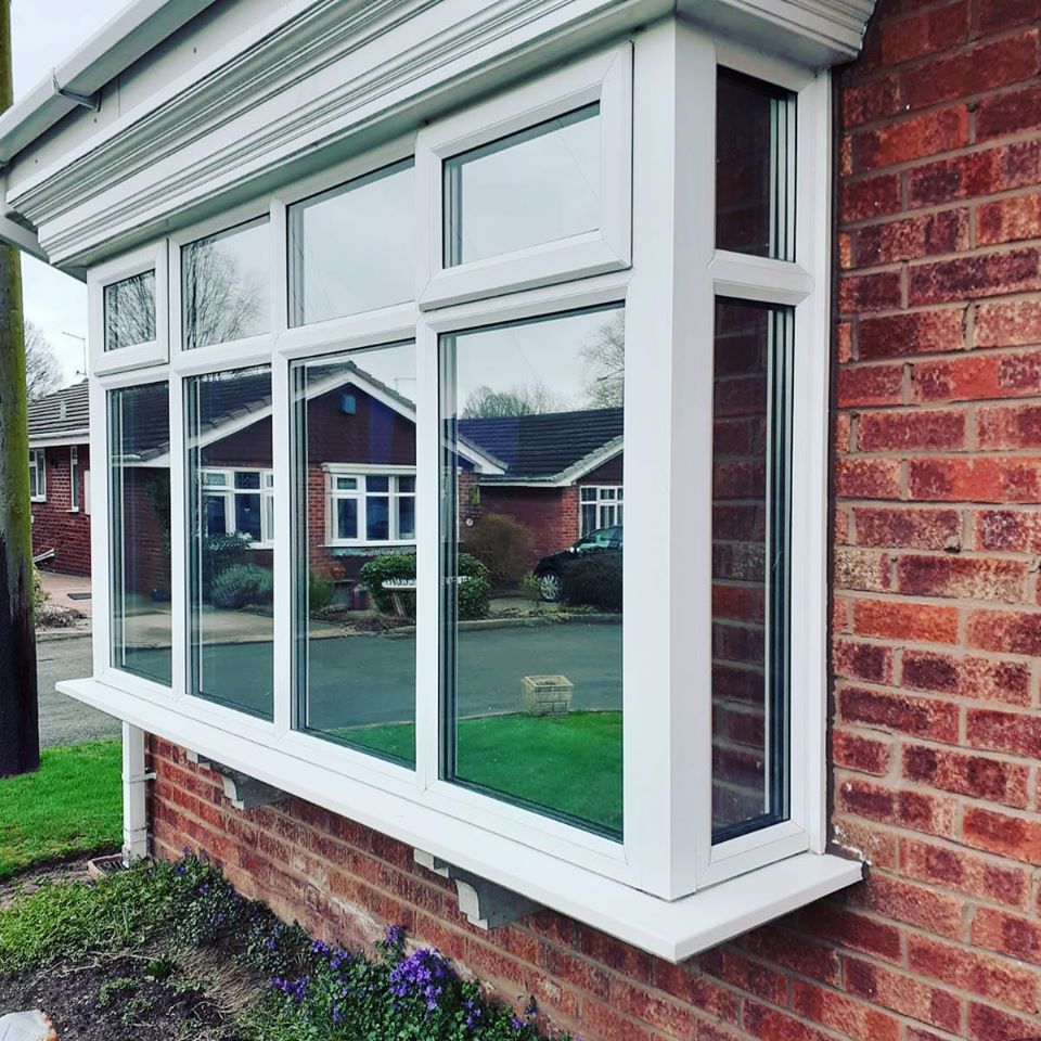 Installing Reflective Silver 20 window film to a residential property in #Birmingham to add privacy and to reduce heat and glare

#windowfilm #solarcontrol