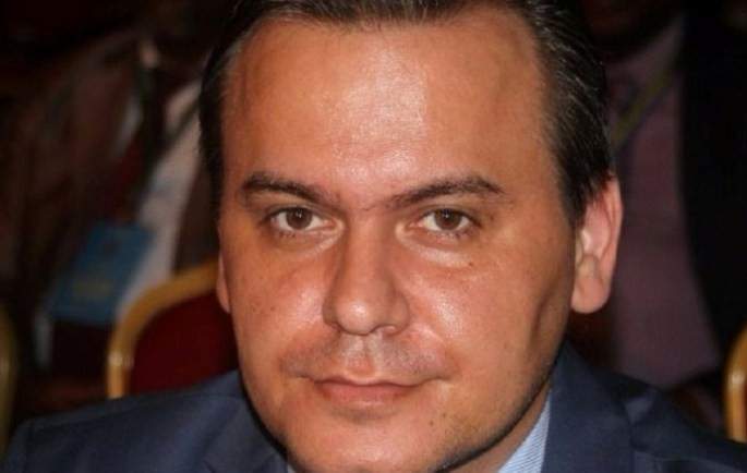 jprekanga's tweet photo. #Gabon >> Avec sa nationalité gabonaise, Fargeon a volé l'argent du Gabon. Avec sa nationalité française, il dénonce sa "détention arbitraire". Ah bon? https://t.co/Aa8j1ZjUMK