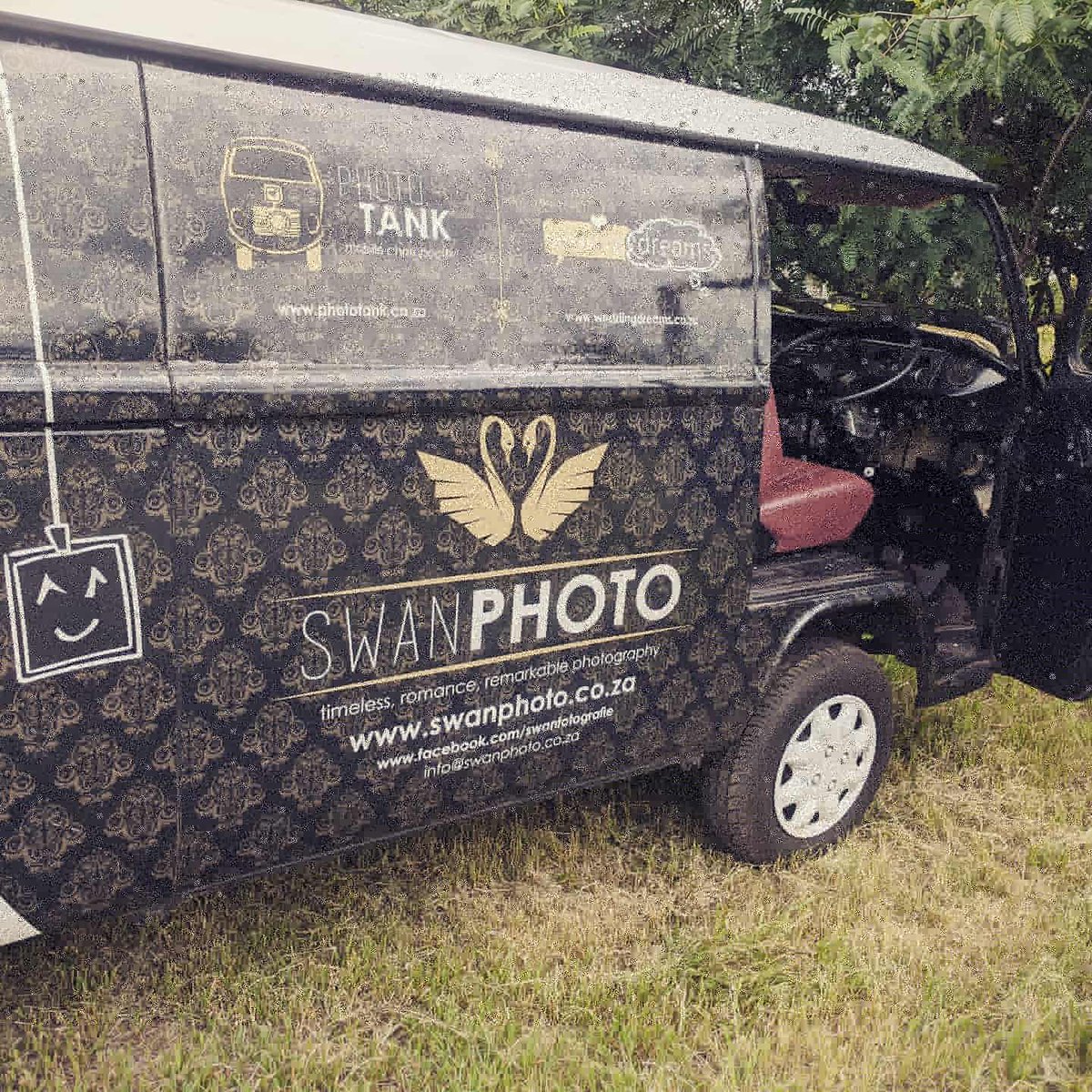 cadgarageza's tweet photo. She's in need of a good fix up. Excited to see what we can do with this one. Deserves only the best and custom design and finish. #vw #kombie #photobooth #exciting #new #custom #wood #finish 💯💢💥🔥✨💭🗯️ https://t.co/iRIM1DFdG4