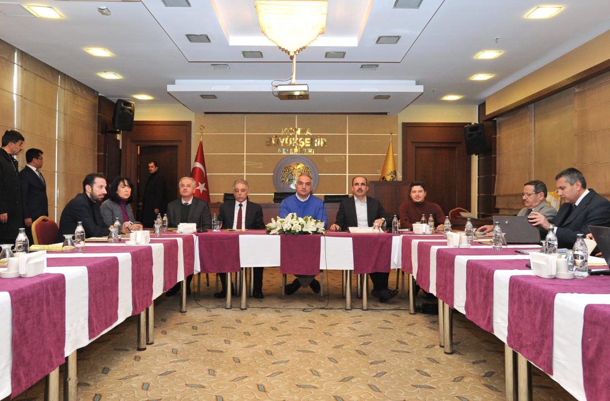 Derbent’teki incelemelerimizin ardından Mevlana Kültür Merkezi'nde değerlendirme toplantısı gerçekleştirdik. 

Doğru planlama ile kültür ve turizm yatırımlarını artırarak, Konya'nın sektörden hak ettiği payı almasını sağlayacağız.