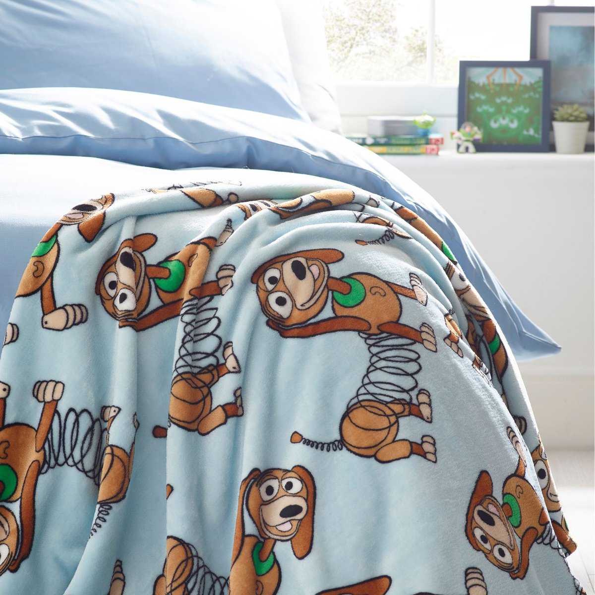 Character World Brands tweet media