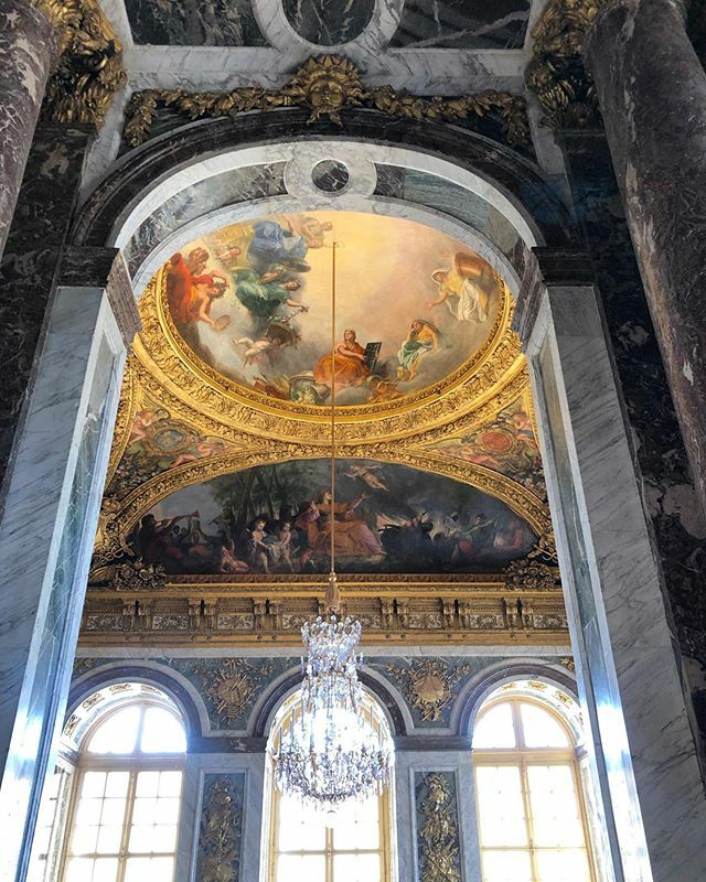 ReginaSturrock's tweet photo. Walking through from one glorious room to another offered a world of beauty. I often got stuck in between. #chateaudeversailles #versailles #palace #architecture .
.
.
.
#interiordesign #designinspiration #beautifuldestinations #beautifuldetails #designi… https://t.co/4Bv1QFczLf https://t.co/oJEuYvNqPA