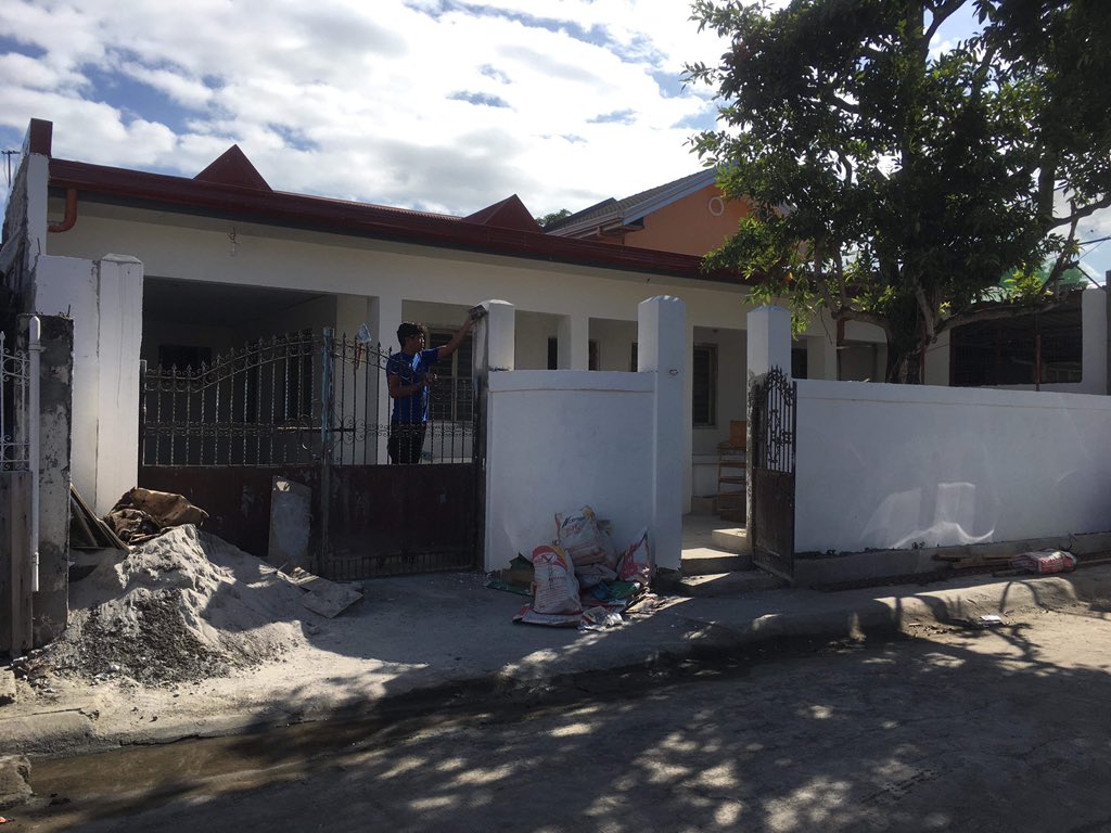 kuya_KD's tweet photo. Malapit nang matapos ang pagrenovate ng bahay namin. #ubospera https://t.co/l23QJ4kb2Q
