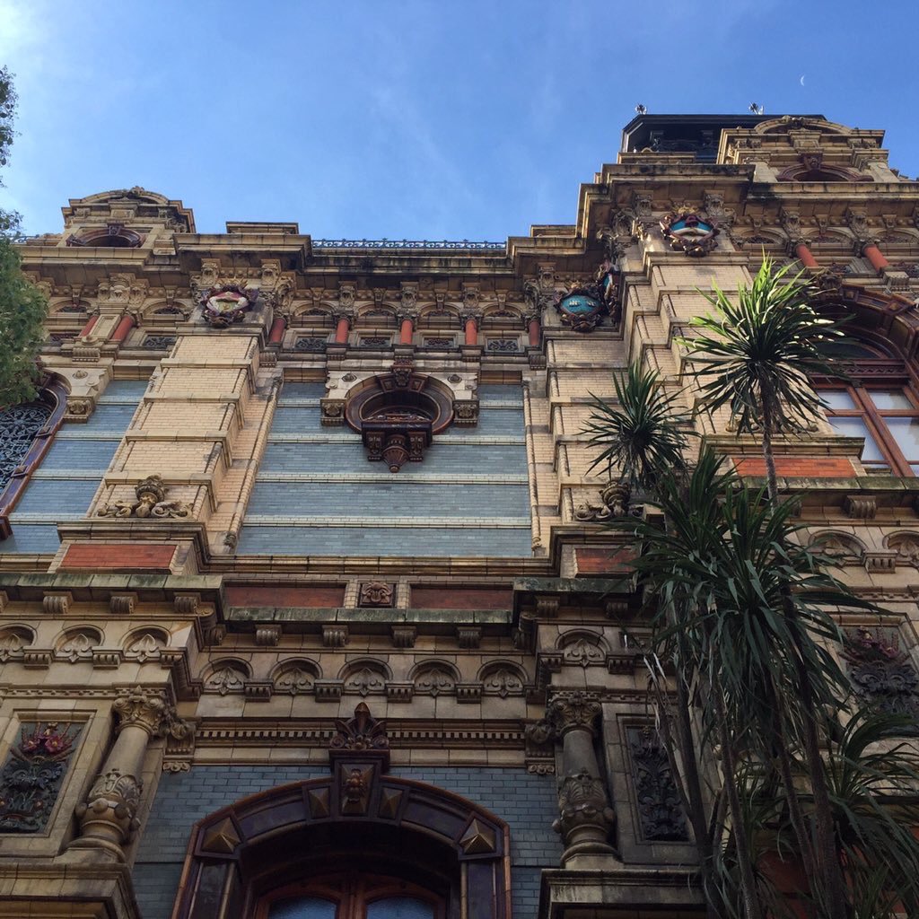 This is the astonishing, utterly mesmerising ceramic clad Palacio de Aguas Corrientes water pumping station by Carlos Nyströmer in Buenos Aires (1894)... which reminds us just how wealthy & brimming with confidence the country was at the turn of the century....