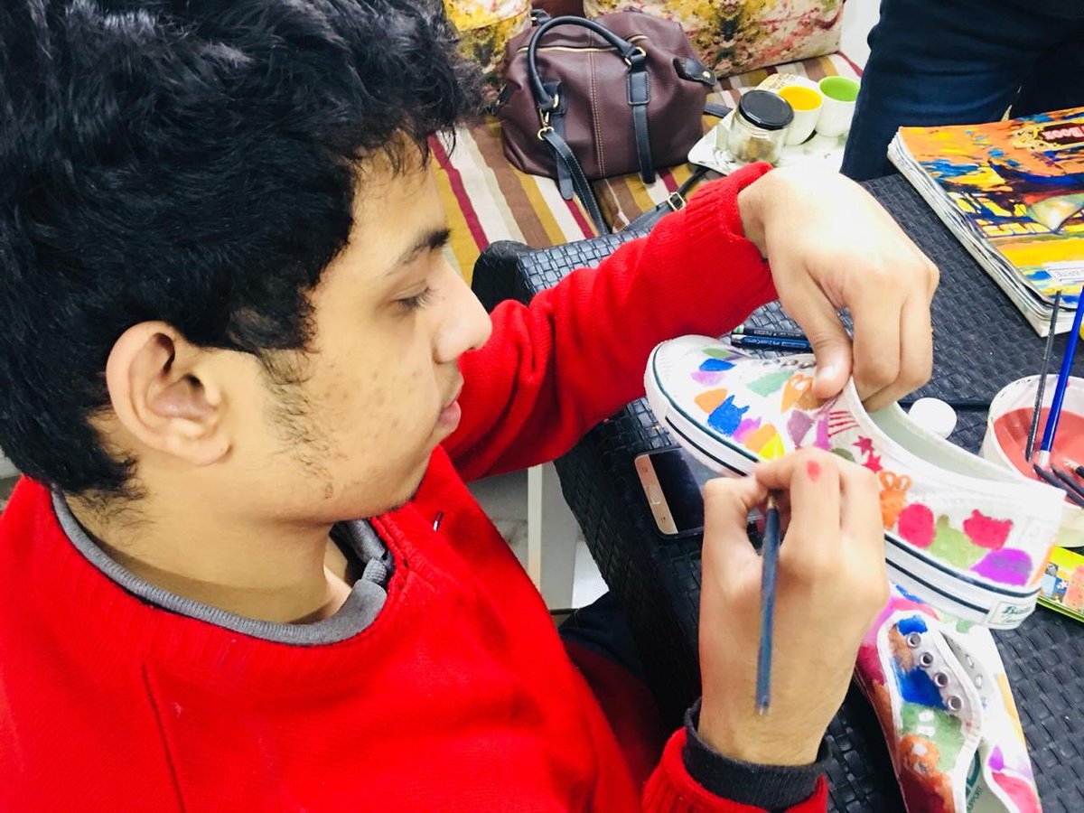 SmediaAim's tweet photo. Let the #creativity walks with you! #Impressive #innovative designs by #AEMP students not on #canvas but #converse shoes...!!! Walk #differently 😊 
#aims #aimsmedia #aimsproduction #converseshoes #designs #specialneeds #specialchildren #productivecreations #productsbased #shopin https://t.co/LvaJ3tM9kl