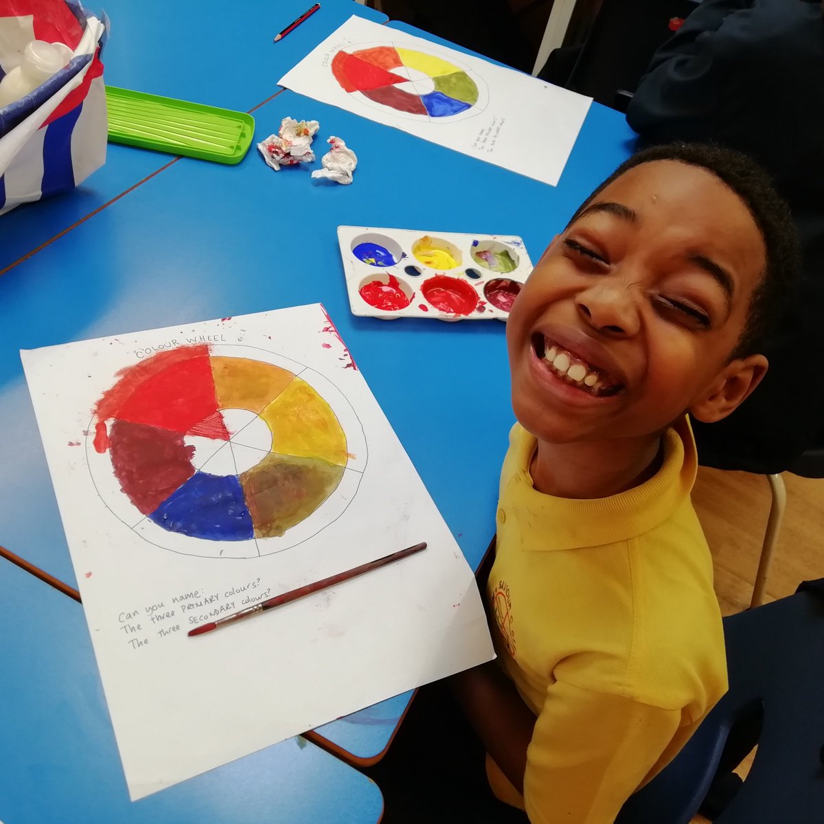 We were all full of smiles today at Saviour Primary this morning but this one was definitely my favourite! 😁 Lovely session on Colour Theory, well done Y5.
#primaryrocks #artinschools #everychildanartist #colourtheory