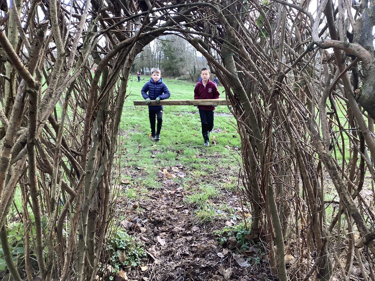 Y6MelthamMoor's tweet photo. Development (sponsored by our awesome PTA) has started in the wild space, huge thanks to the AA team from @CliffeHouse Y6 have worked as team has clearing parts of the woodland, weaving willow walls and bringing timbers across the field #workingwild #MMScience https://t.co/g9GtAHuPij