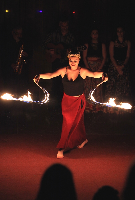 DeliaROMANES's tweet photo. Chers Amis, vous serez promené dans un univers surprenant et beau, avec notre spectacle "LES NOMADES ARRIVENT" ce SAMEDI 25 JANVIER 2020 à 16h et 20h30 et DIMANCHE 26 JANVIER à 16h00, sous le Chapiteau Romanes, à Porte Maillot, Paris 16e. RÉSERVATIONS https://t.co/4Z9CWMlyeh https://t.co/K3xyESoIqh