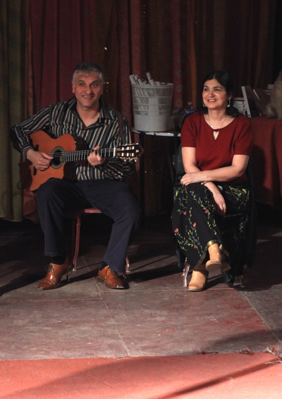 DeliaROMANES's tweet photo. Chers Amis, vous serez promené dans un univers surprenant et beau, avec notre spectacle "LES NOMADES ARRIVENT" ce SAMEDI 25 JANVIER 2020 à 16h et 20h30 et DIMANCHE 26 JANVIER  à 16h00, sous le Chapiteau Romanes, à Porte Maillot, Paris 16e. RÉSERVATION FNAC https://t.co/bimE72L1Nq https://t.co/r50VL7XNdo