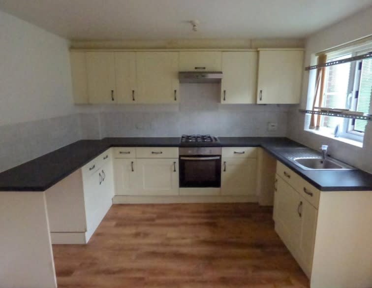 mustbesold's tweet image. CHAIN FREE &amp;amp; NEW TO THE MARKET!
4 bedroom terraced house for sale in Windermere Road, Dukinfield, Cheshire, SK16 4SJ **£159,950**
rightmove.co.uk/property-for-s…