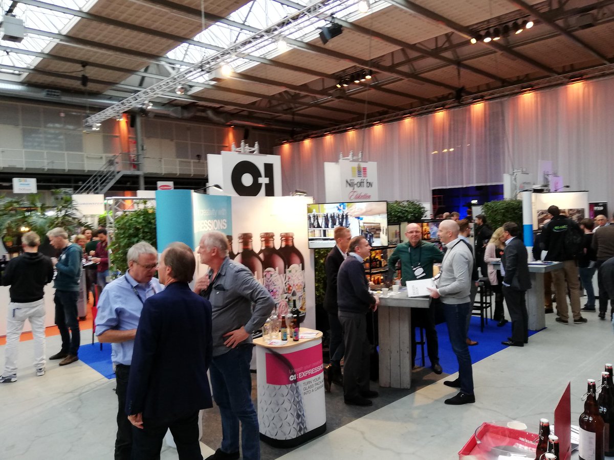 GlassIsLife's tweet photo. We are at the Dutch Craft Beer Conference in The Hague, organised by @craftbrouwers. Come visit us at booth 29 and discover what O-I:EXPRESSIONS (https://t.co/MVom2yF3Pj) can do for you! #dcbc2020 #craft #beer #oiexpressions #brandbuilding https://t.co/2gAtgoeUCB