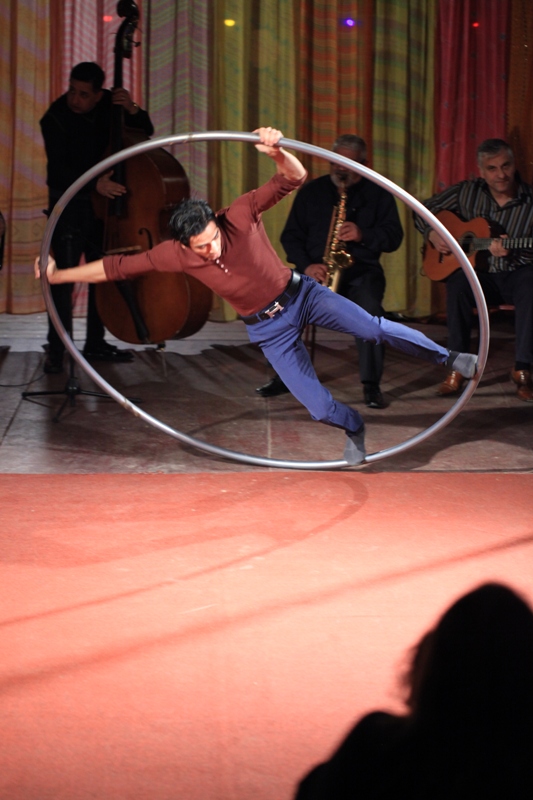 DeliaROMANES's tweet photo. Chers Amis, vous serez promené dans un univers surprenant et beau, avec notre spectacle "LES NOMADES ARRIVENT" ce SAMEDI 25 JANVIER 2020 à 16h et 20h30 et DIMANCHE 26 JANVIER à 16h00, sous le Chapiteau Romanes, à Porte Maillot, Paris 16e. RÉSERVATIONS https://t.co/NZT76OxDxY https://t.co/CXsyXgNJzq