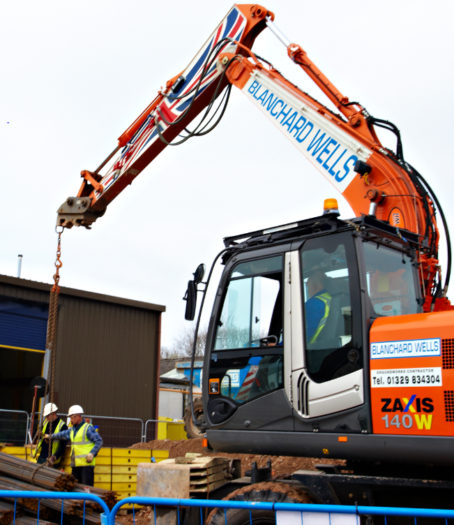 BlanchardWells's tweet photo. Slinger / Signaller required for long term project in Bath.
Valid CSCS card and NPORS / CPCS Slinger/Signaller ticket essential.
Immediate start available. £competitive 
Call Carole on 07767 115597 - No agencies please https://t.co/GiKWZCJsVH