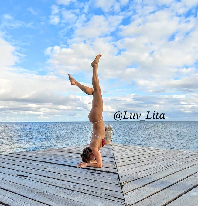 Thinking warm thoughts this  #WorkoutWednesday  #bikiniyoga #amateurarmy @FitCpl419 @FitSwingersXXX @OwnedwifeandDom<a href="/tag/workoutwednesday"class="tags">#WorkoutWednesday</a><a href="/tag/bikiniyoga"class="tags"><span>#bikiniyoga</span></a><a href="/tag/amateurarmy"class="tags"><span>#amateurarmy</span></a>