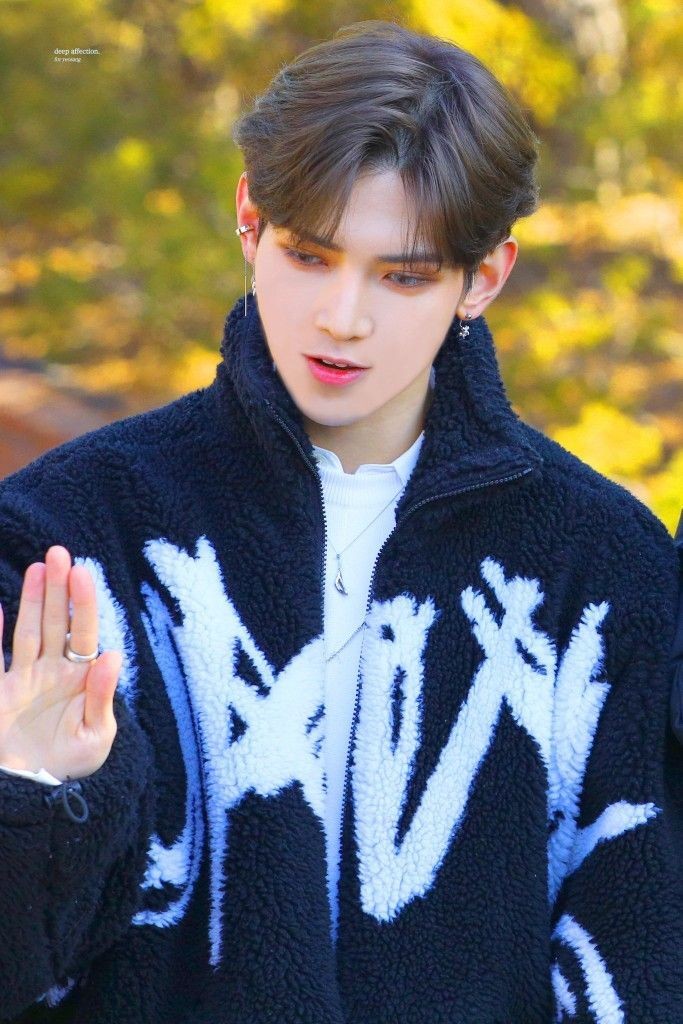 The second photo is actually one of my favourite photos of Yeosang everHe just be looking like the definition of beauty, and yet so soft and just ahshdhsben #KangYeosang  #YEOSANG