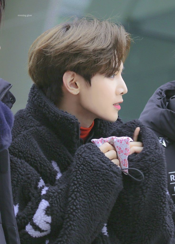 I love him so muchBut also, Yeosang, do you mind letting San wear the jacket so I have photos or my Ateez bias in it ahnsbe #KangYeosang  #YEOSANG