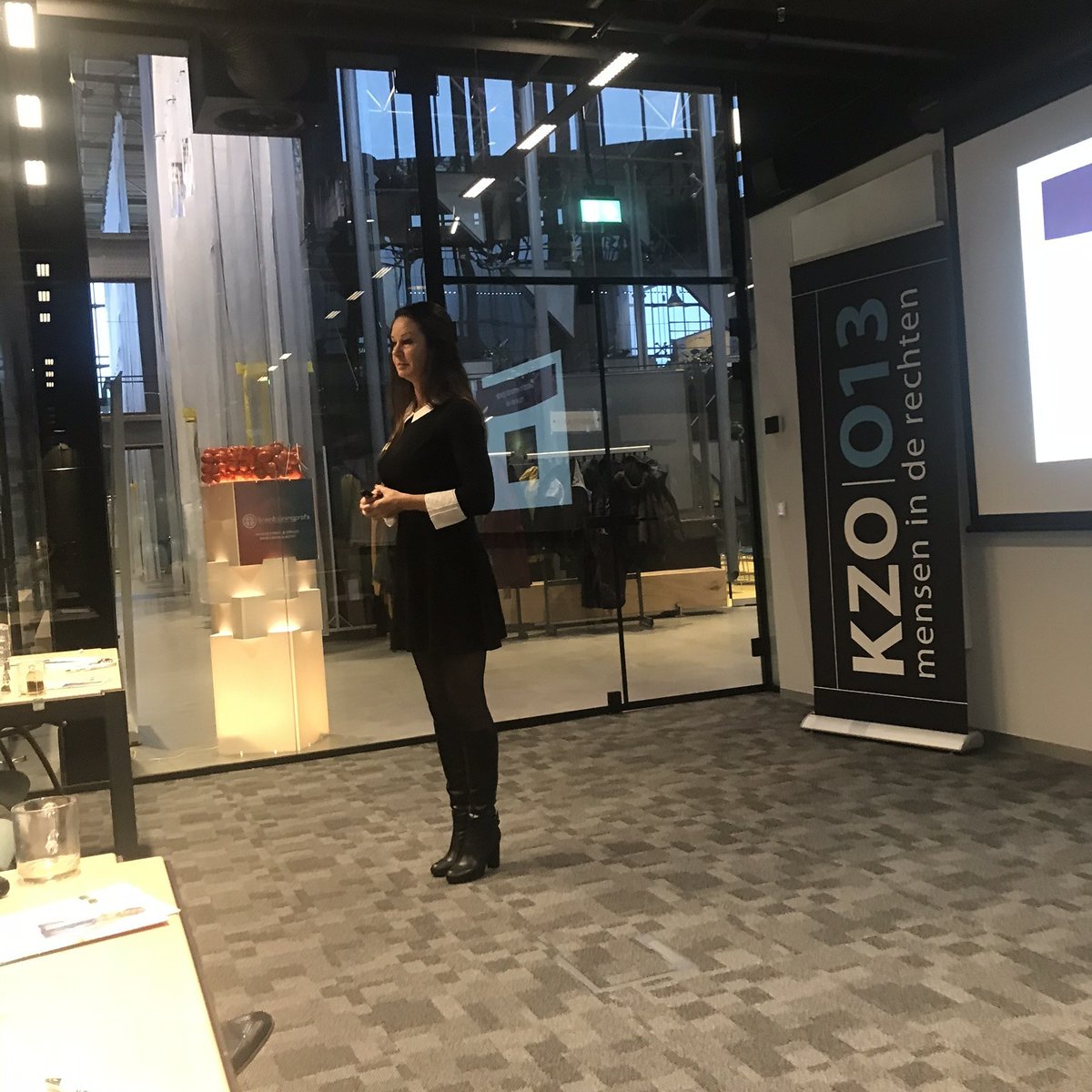 Marjan_Gorissen's tweet photo. Nog een beetje ondersteboven van de schitterende reacties na afloop van mijn presentatie in opdracht van Kzo advocaten. In de LocHal mocht ik,  naar aanleiding van mijn autobiografie 'De verdwijning van Robin', iets vertellen rondom het thema vertrouwen. 
@JustPublishers https://t.co/dKcPtRjaGU