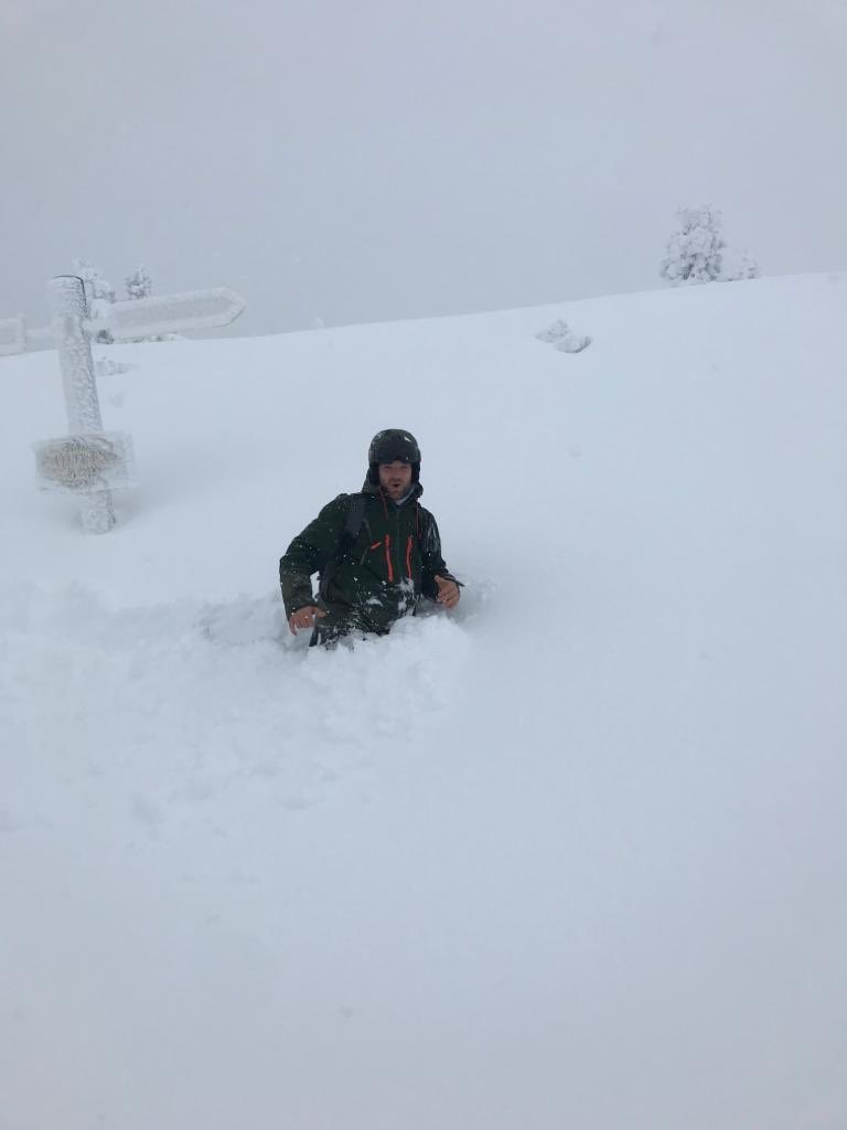 LesAnglesSki's tweet image. [LE JOUR D’APRÈS] 🎬 #LesAngles
La station est entièrement recouverte de son manteau blanc ❄️❄️❄️@LesAnglesSki 
C’est magnifique !!
Les équipes de damage sont dans tous les sens pour préparer 
[L’EMBARQUEMENT IMMÉDIAT] 🚡

lesangles.com @NRJPerpignan @LittoralFMoff