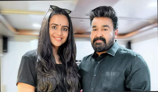 dinamalarweb's tweet photo. மோகன்லால் படத்தில் இருந்து விலகிய பாலிவுட் நடிகை #prachitehlan #Mohanlal #Ramfilm https://t.co/JmIWzQPxZG https://t.co/6zmrVTHXtN