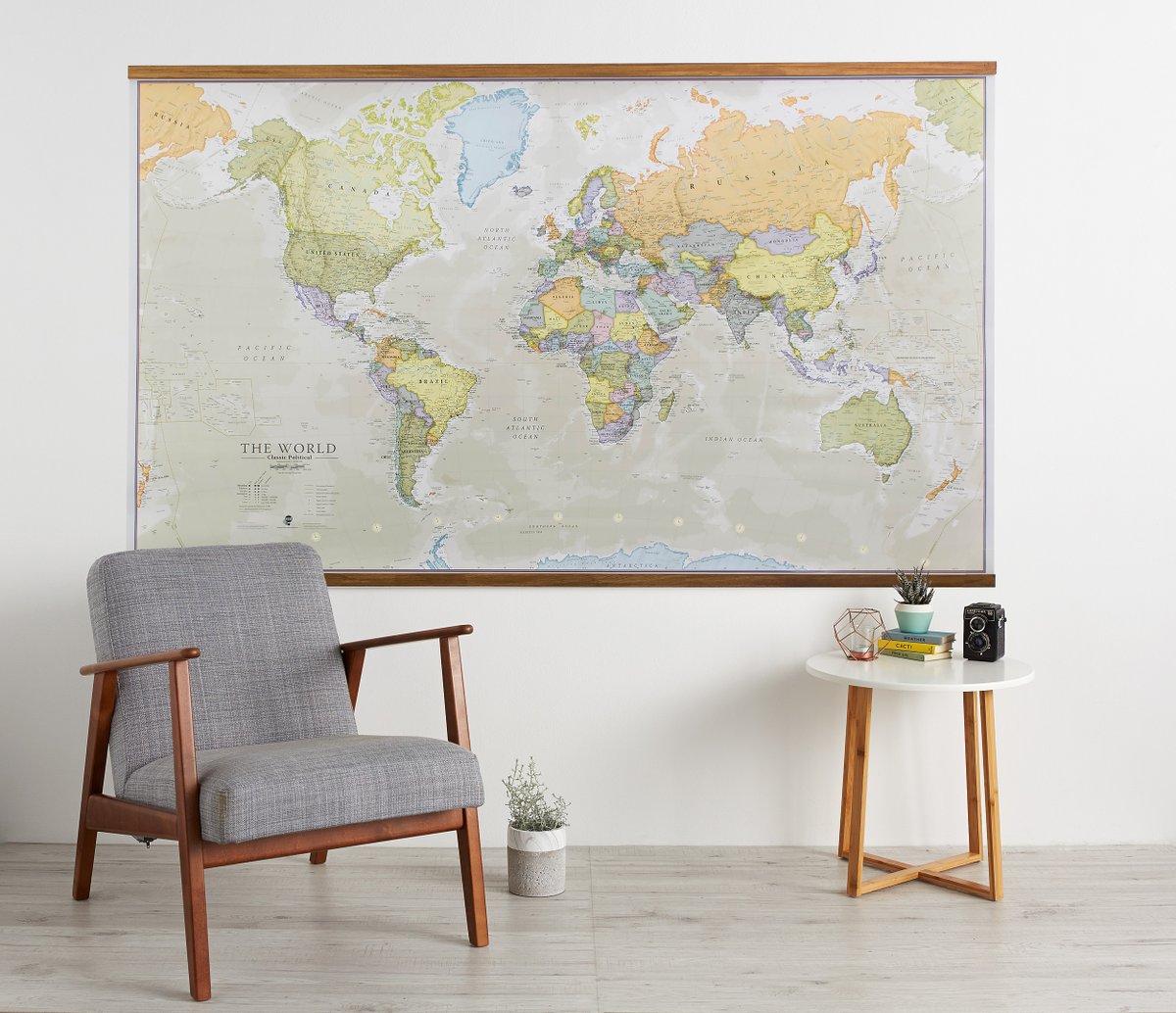 mapsinter's tweet image. This year, go big or go home! Our range of wall maps on hanging bars will be a stylish addition to your home or a wonderful map gift for a friend or loved one!
#wallmaps #hangingbars #decor 
soo.nr/kPPh