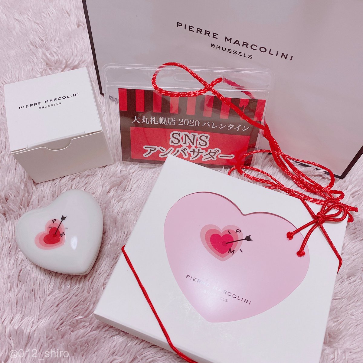 白 大丸札幌店 Daimarusapporo のバレンタインsnsアンバサダーに選んでいただきました なんと催事で使えるチケットを5000円分いただいたので お目当てのピエールマルコリーニのチョコとボンボニエールの容器をゲット 可愛いすぎる