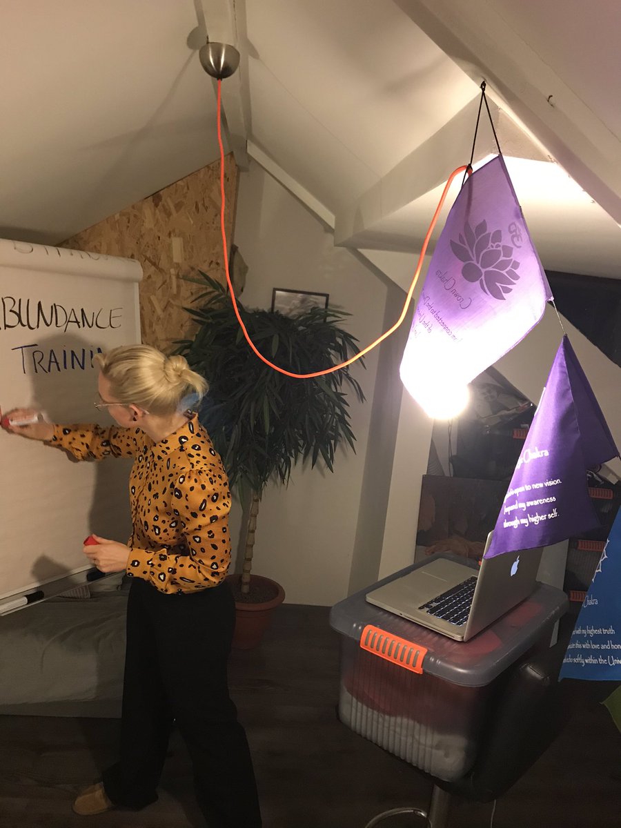 Want to become financially free? Don’t wait untill you think you’re perfect! See me here preparing my online ‘Abundance Training’. Created my own studio and just going for it: inspiring others to live an abundant life as well! Tonight at 20:00cet ✌🏼 #rethinkandgrowrich 🚀