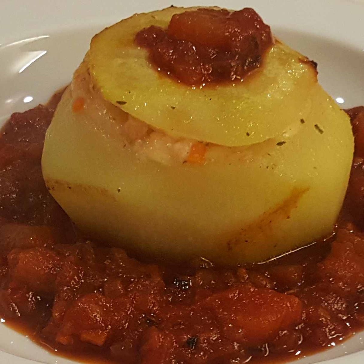 MikeKocht's tweet photo. #Lowcarb #Twooking heute: #Kohlrabi
Gefüllt mit #Schinken und #Käse
Auf #Paradeis #Ragout ( #Tomaten #Kohlrüben )
https://t.co/tmMcZv4Gwq https://t.co/3Xnlu2LSRu