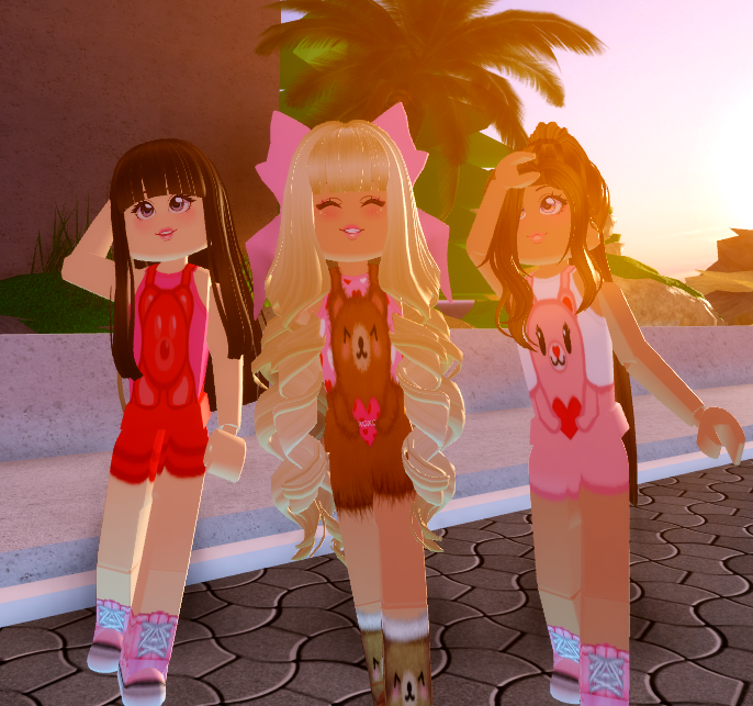 Riley Johnson On Twitter My Miss Sweetheart Valentine S Day Collection Is Out Now Coming To Royale High Soon Grab Your Bestie And Wear The Matching Twin Outfits To Complete The Heart Links - cute roblox twins