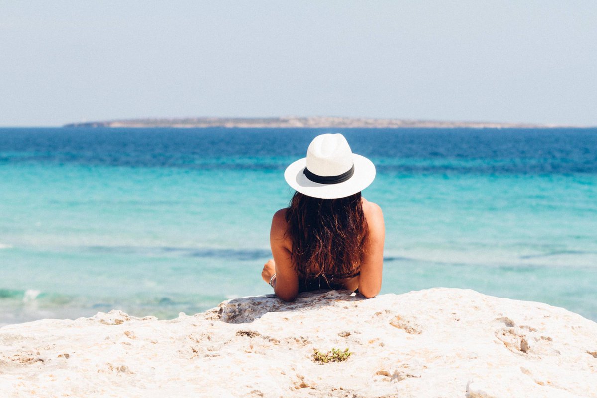 packyoursim's tweet photo. Who are you going to relax with? #packyoursim

#travel #beach #relax #hat #travelgram #holiday #worktrip #stunning #blueskies #blue #beautifuldestinations #travelblogger #traveling #travelling #traveltips #roamtheplanet #nature #photography #love #travelphotography
… https://t.co/A3VRYUgnf1