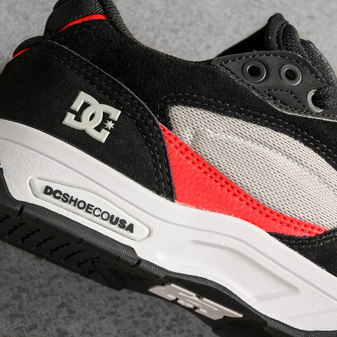 wearesupereight's tweet photo. 🔥DC Maswell skate shoes 

https://t.co/hneiYA8CvX

#dcshoes #skateshoes #footwear #sneakers #trainers #shoes #skatetrainers #style #dcskateshoes #dcshoeco #90s #90sshoes #chunkyskateshoes #loveparkera #streetstyle #sneakerhead #skateboarding #skateboarder https://t.co/wd2VkVV3Wj