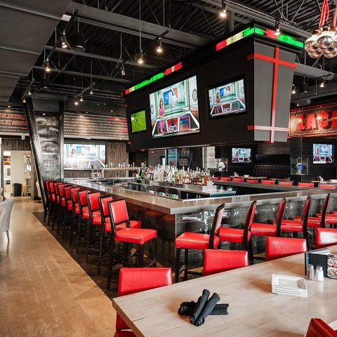 buyandsellabiz's tweet photo. #OwnaFranchise in 2020 π― #SearchOnBizON and learn more about @goShoeless, check it out here - https://t.co/aYBMilujnt #franchiseforsale #betheboss #bizforsale #lovewhatyoudo #restaurantforsale #SportsGrill https://t.co/BxAOMHmVWk