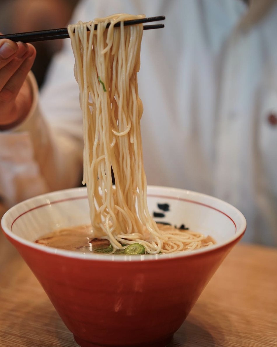 shopSQUAREONE's tweet photo. Current Status: slurpin' up some goodness at #SansoteiRamen on Level 2! It's time to take that lunch break and join us for some amazing eats.
#SQ1Eats #thatONEmoment #SansoteiRamen #ramen #Mississauga #Lunch #LunchBreak https://t.co/eEnpV1LGDl