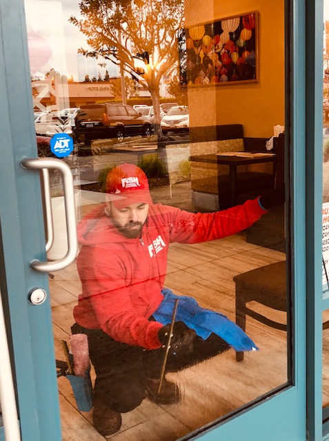 fishwindowclean's tweet photo. #Glass #doors are especially prone to fingerprints and smudges! We'll help keep them looking their #best. https://t.co/dFdrHJu9qo #CleanWindows #CleanDoors #FishWindowCleaning https://t.co/kAsb8hum5a