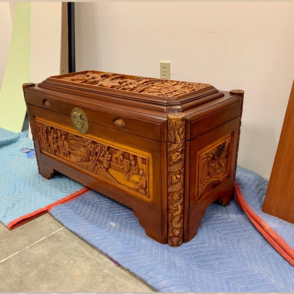 MohawkConsumer's tweet photo. There's almost no end to what you can use Mohawk Products for.

Mauricio shared this photo of him restoring an antique Chinese chest using our products. 😍

📸 mauricio608 via Instagram

#antiquerestoration #restoration #antique #mohawkconsumer #woodrepair https://t.co/oE11DAb7iA