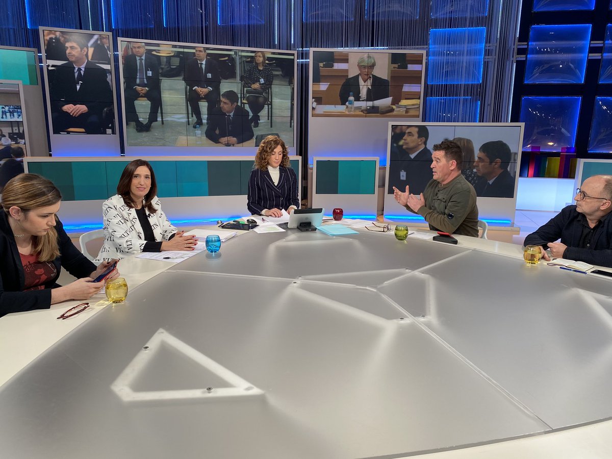 AnnaBozaAbogada's tweet photo. A la taula política d'avui @totesmoutv3 @HelenaGMelero :
🎙 @pilarcarracelas
🎙 @carlosquilezl
🎙 @AnnaBozaAbogada
🎙 @XavierFina
#TotEsMouTV3
📺 @tv3cat #JudiciTraperoTv3 #Rebelio #sedicio #1o #20s #Spain #Barcelona https://t.co/h5SZJdOhIF