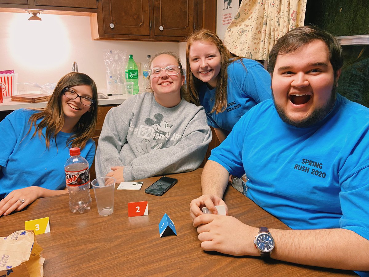 sfamuphiepsilon's tweet photo. First rush event success! We had so much fun at our cozy little movie / game night! We watched Princess and the Frog and had lots of laughs! We wait for the next one! 😁🎬🍿#rushevent #muphiepsilon #movienight #DisneyPlus https://t.co/xZIxomEUJr